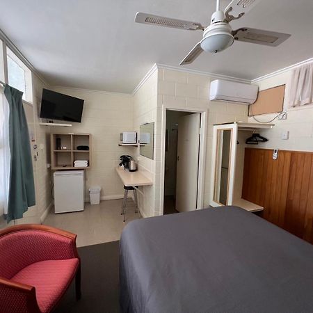Glossop Motel Winkie Екстер'єр фото