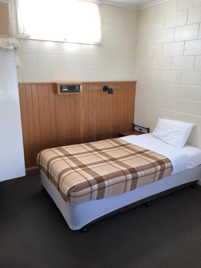 Glossop Motel Winkie Екстер'єр фото
